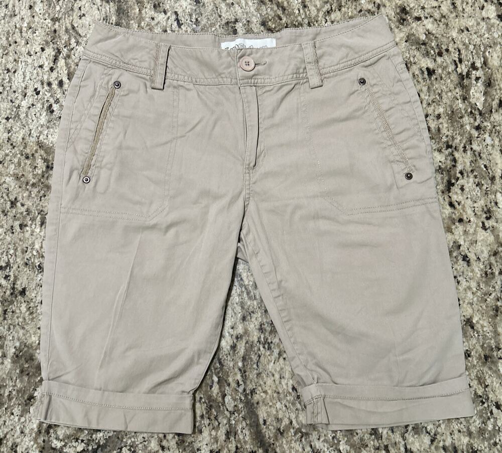 IQ Authentic Brand Women’s Khaki Bermuda Shorts Size 12 Petite